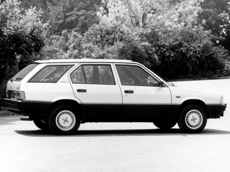  Alfa Romeo 33 1.5 4x4 Estate (905) 1984 года  (фото 2 из 2)